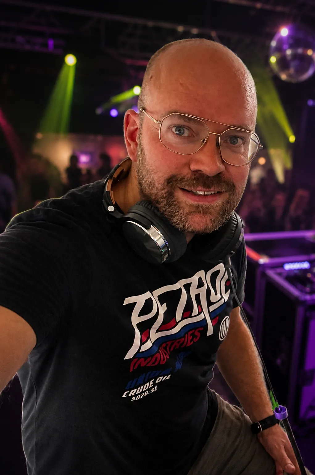 Bouwinus achter de DJ booth